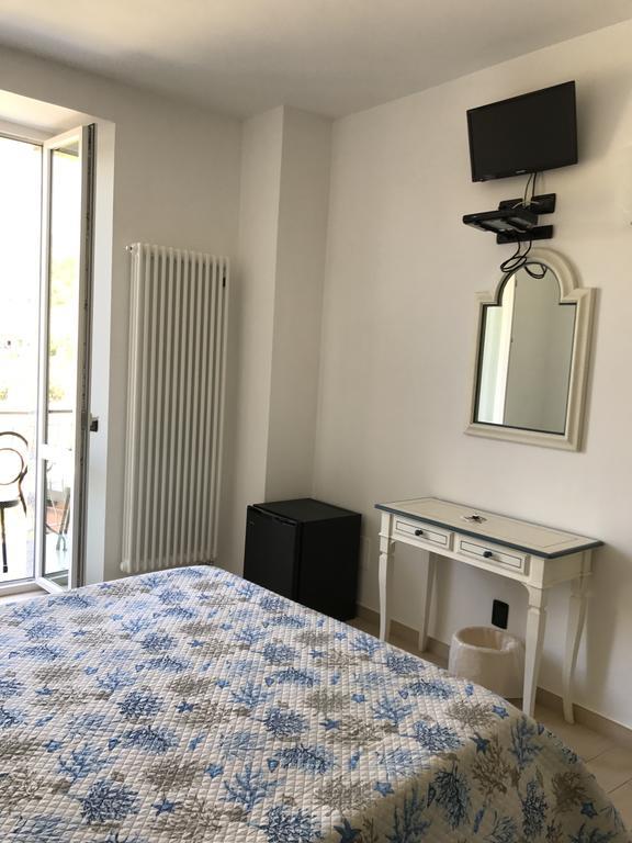 Sandra Villa Rooms Corniglia Exterior photo