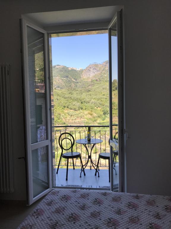 Sandra Villa Rooms Corniglia Exterior photo