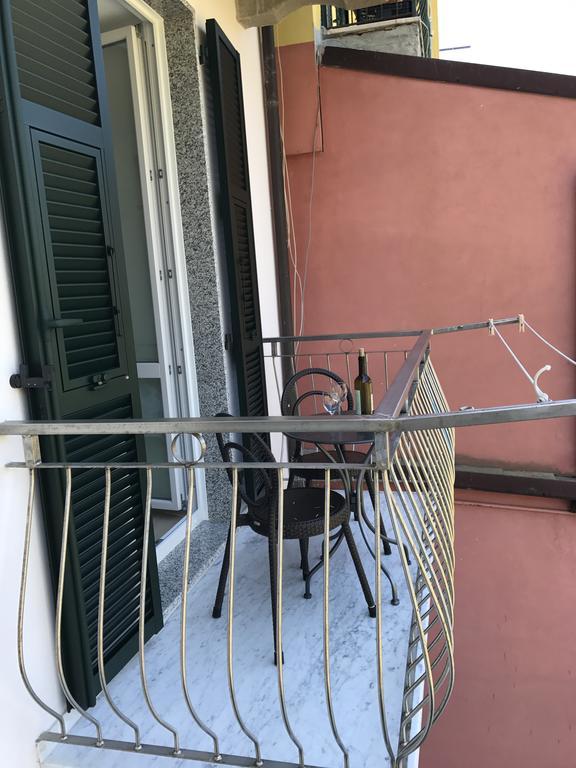 Sandra Villa Rooms Corniglia Exterior photo